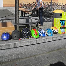 Wir achten auf Sicherheit! Auch Helme und Fahrradschlösser werden ausgegeben.