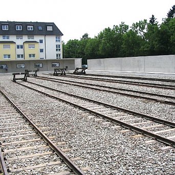 Die Gleisanlage auf dem Gelände der Gedenkstätte 