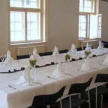 Auch für Ihre Feierlichkeit steht unser Saal zur Verfügung.