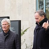 die neu errichteten Stelen am Landgericht Stuttgart