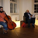 Der Cellist Basilus Alwaad (links) und der Literat Suleman Taufiq (rechts) zu Gast in der Stiftung.